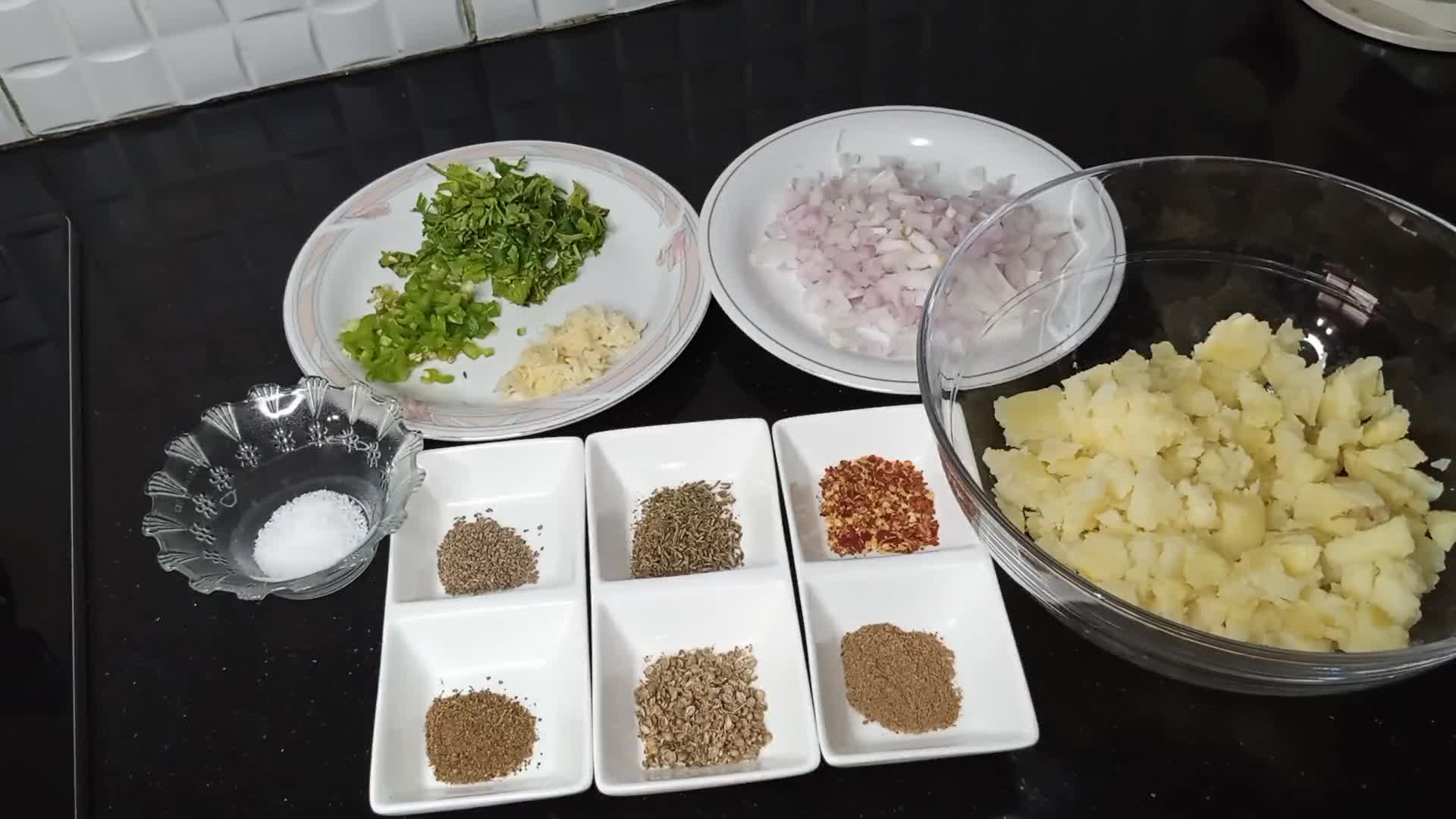 A picture of step 5 of Aloo Ke samosay.