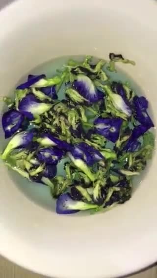 Foto langkah ke 1 dari resep Nasi Liwet Bunga Telang.
