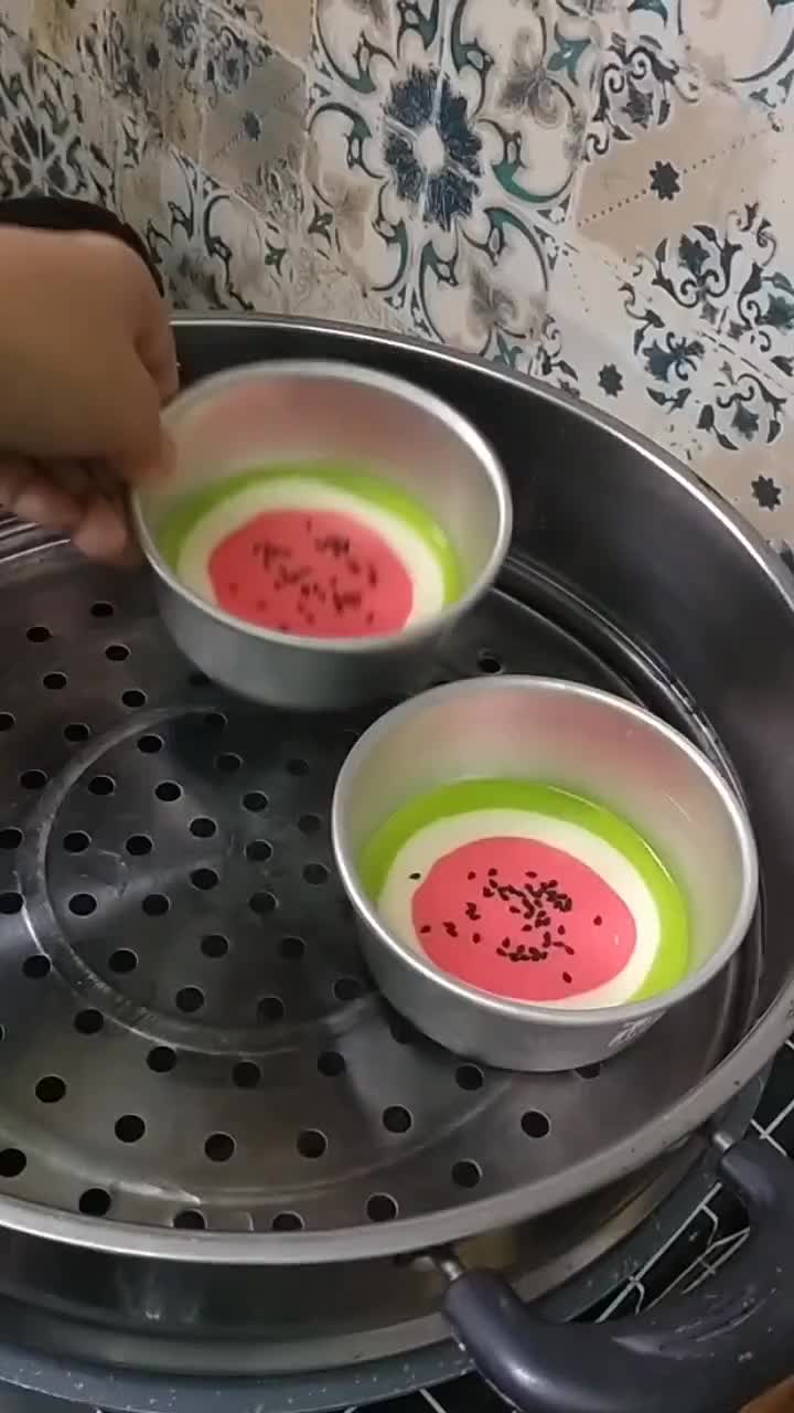 Gambar langkah 6 resipi Apam tembikai inti coklat.