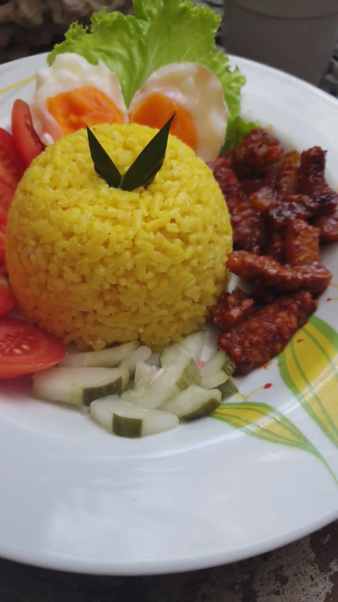 Foto langkah ke 3 dari resep 27.Nasi Kuning Magic Com.