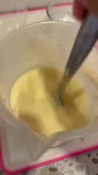 Foto langkah ke 3 dari resep Banana roll bread pudding.