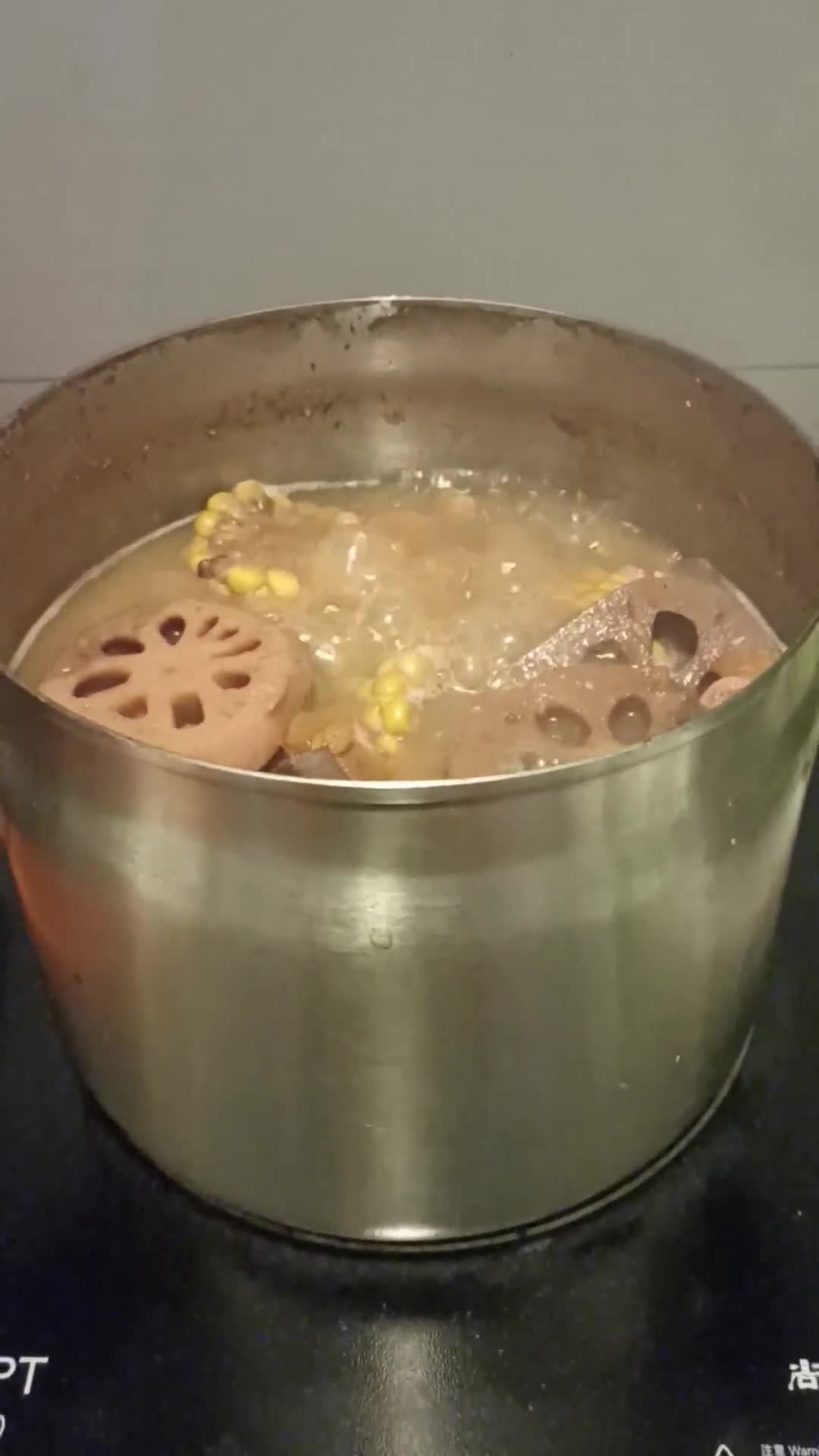 Foto langkah ke 3 dari resep Sup akar teratai(Hongkong).