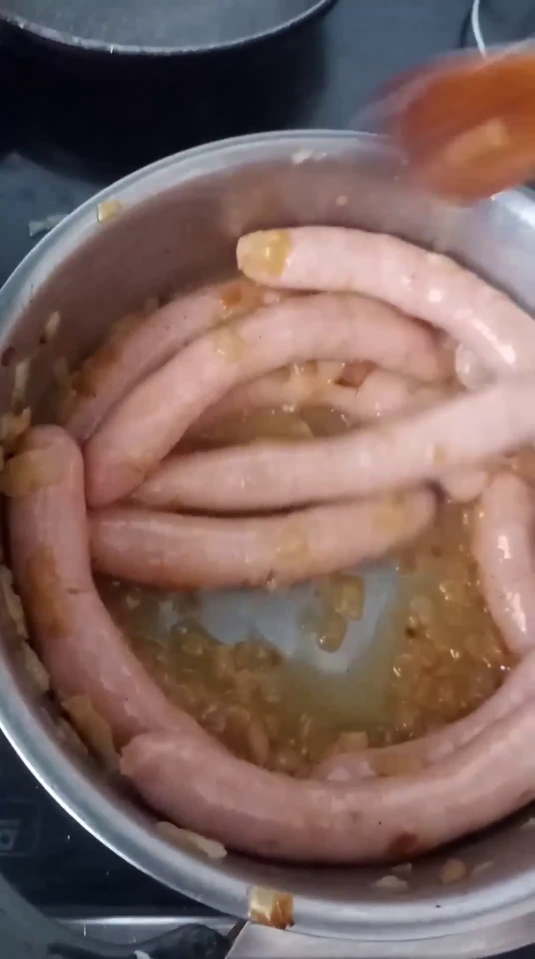 Foto del paso 4 de la receta: Salchichas al vino (receta de mi madre)