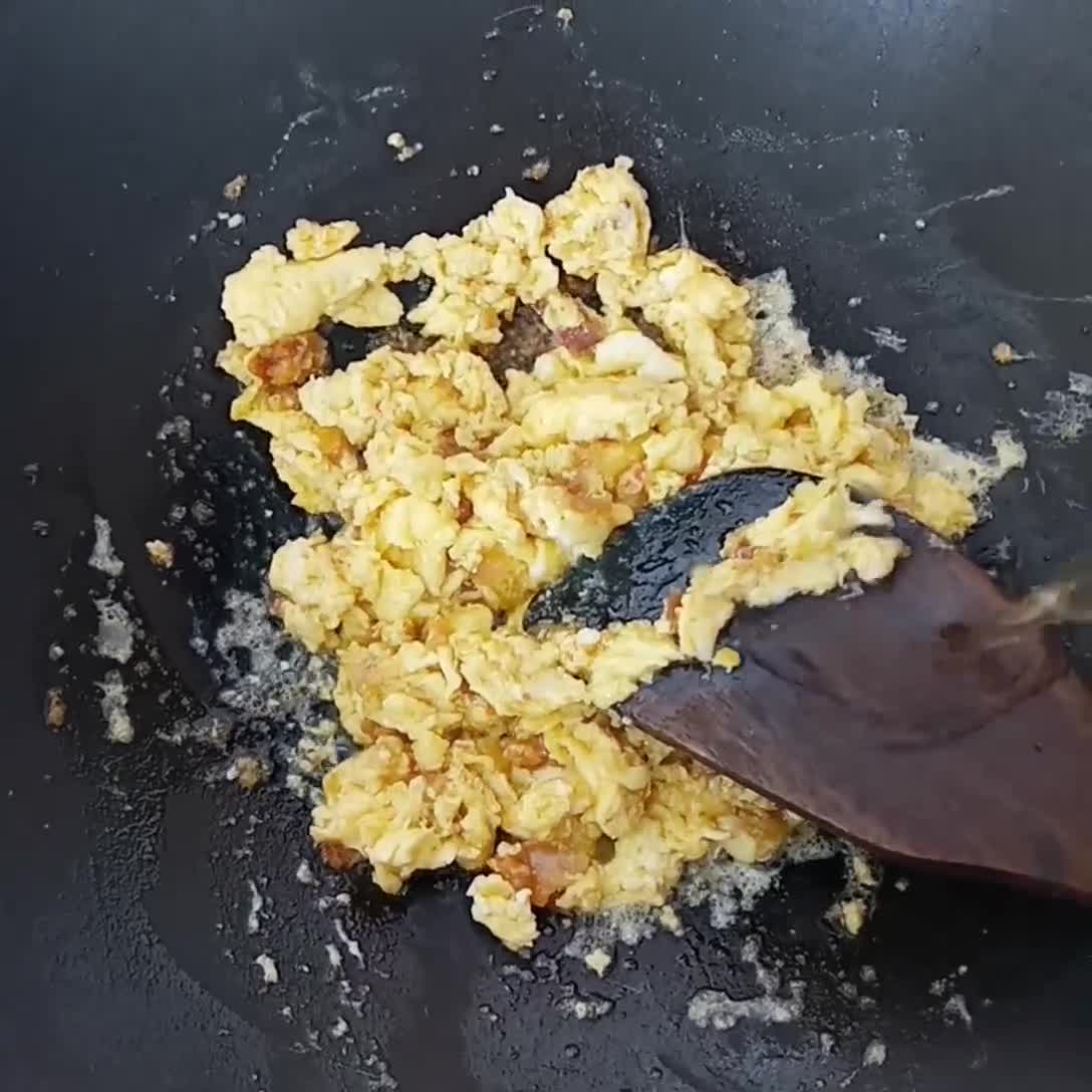 Foto langkah ke 3 dari resep Tumis Sawi Bumbu Kencur.