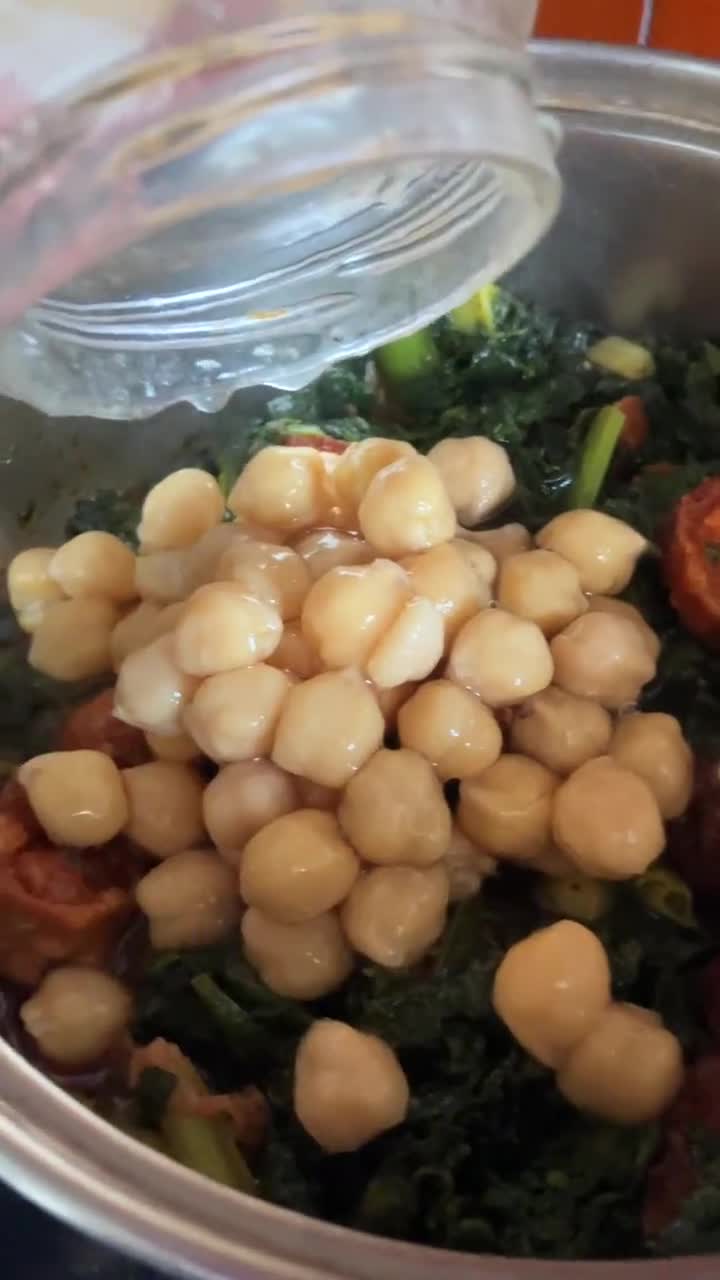 Foto del paso 7 de la receta: Garbanzos de bote con chorizo a la sidra