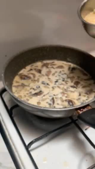 Foto langkah ke 5 dari resep Creamy chicken & mushroom pasta.
