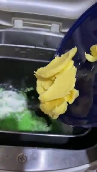 Foto langkah ke 1 dari resep Choco Roll Pandan Bread.