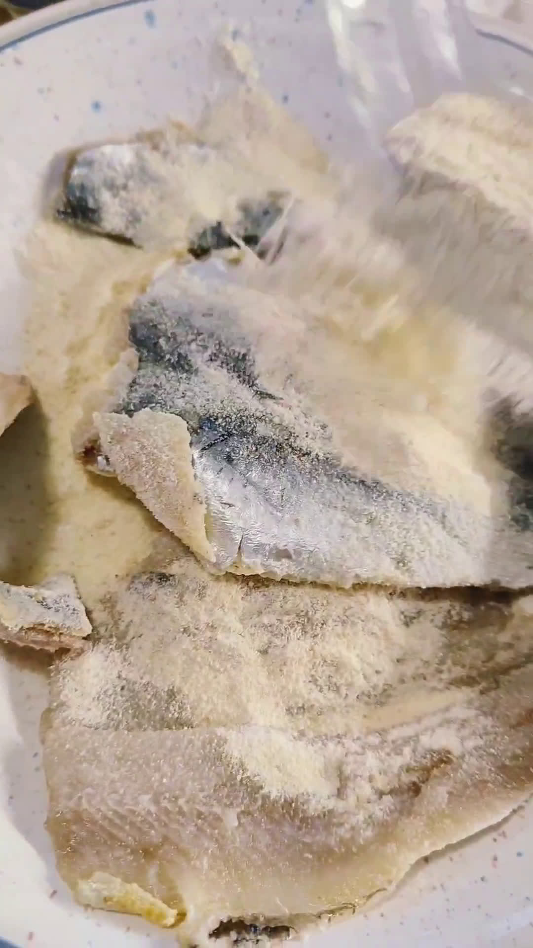 Foto del passaggio 1 della ricetta Sarde fritte