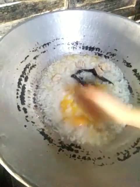 Foto langkah ke 2 dari resep 10. MPASI Telur Ayam, Bayam, Tempe.