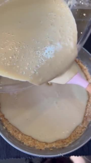Foto del paso 4 de la receta: Tarta de queso de crema de pistacho