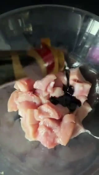 Une image de l'étape 1 de Poulet façon yakitori.