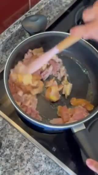 Foto del paso 1 de la receta: Pollo cremoso con espárragos
