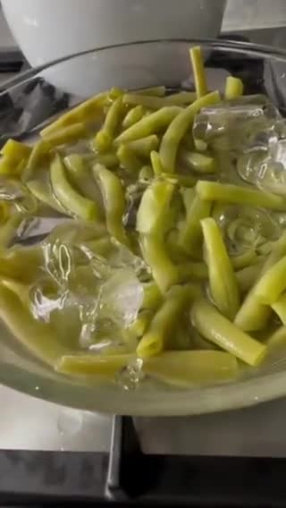 صورة لخطوة 4 من وصفة سلطة فاصوليا خضراء باللوز