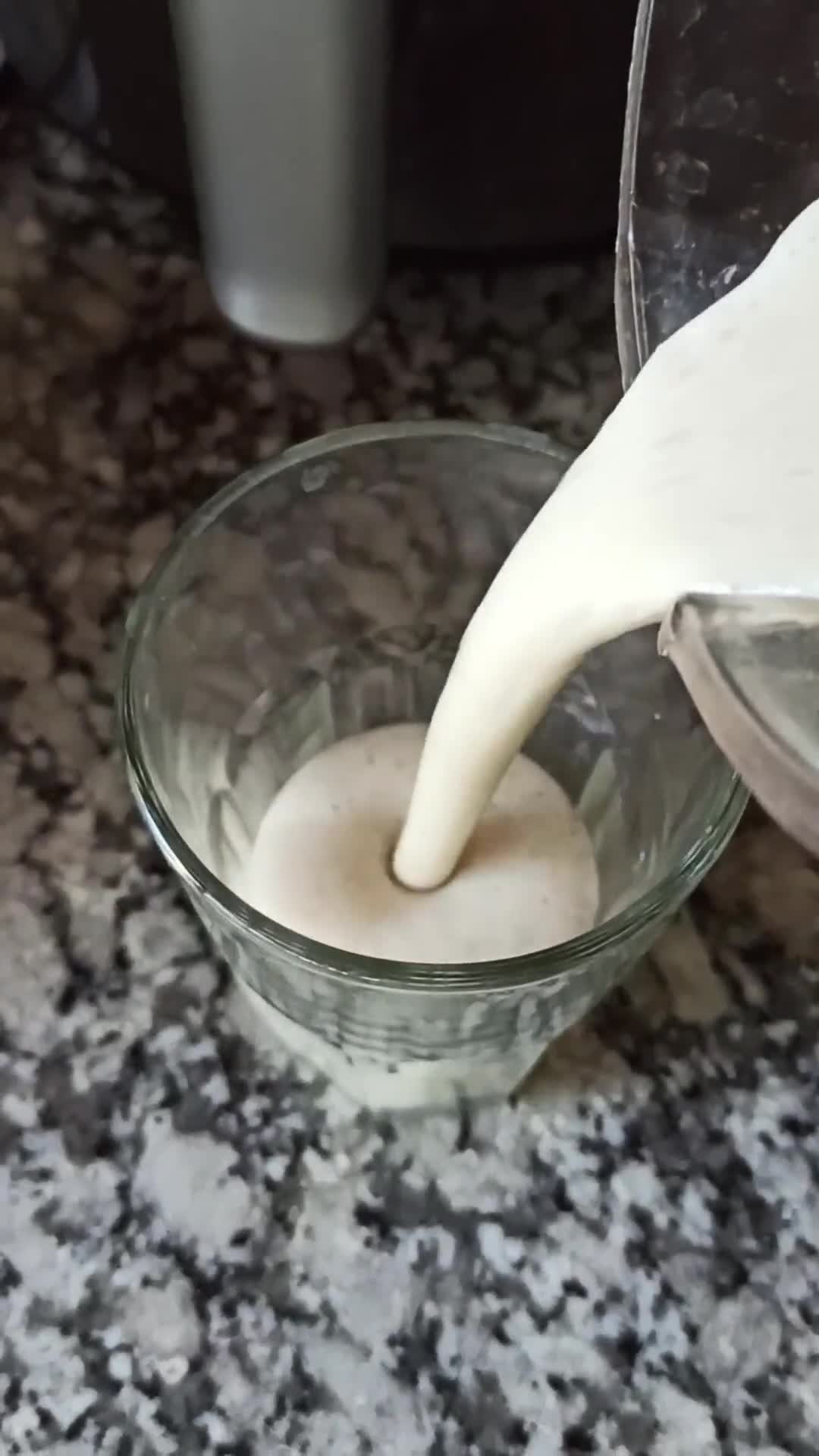 Foto del paso 4 de la receta: Smoothie de pera, banana y nuez