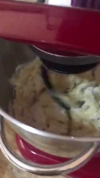 Foto del paso 3 de la receta: Pan dulce Navideño en batidora