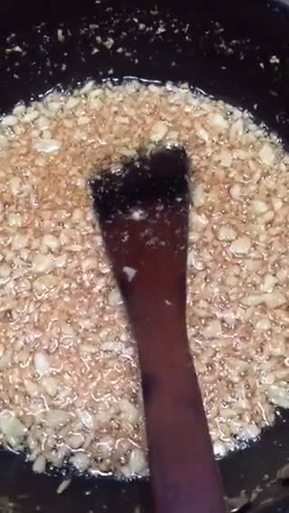 Foto langkah ke 4 dari resep Minyak Bawang.