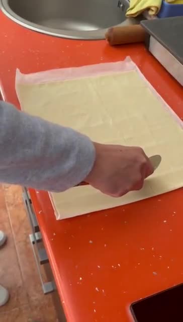 Foto del paso 3 de la receta: Croissant de hojaldre con chocolate