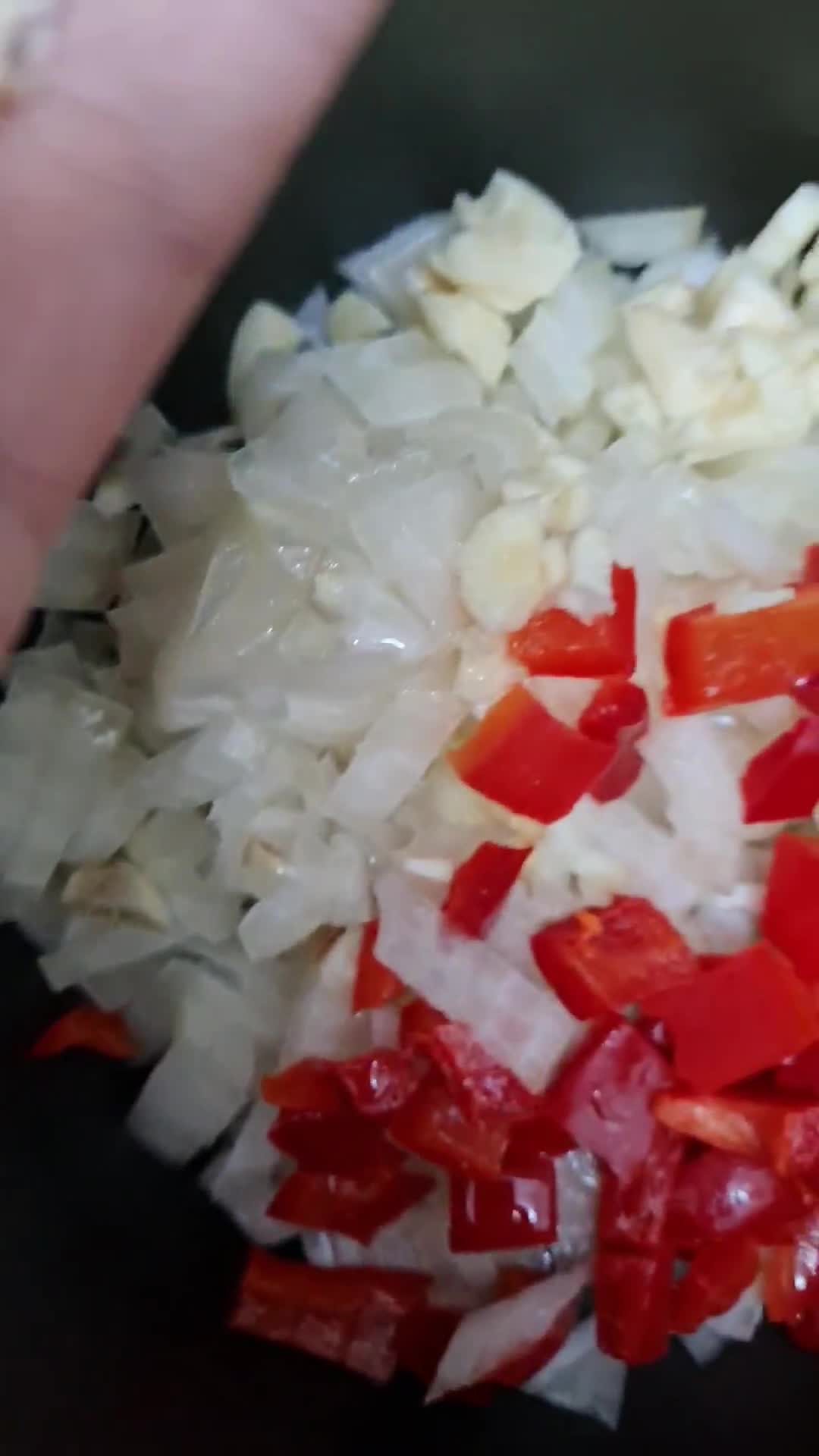 Foto del paso 1 de la receta: Hamburguesas de arroz yamaní, jengibre fresco y almendras 🍚🥚🧀 Veggie burger 🍔