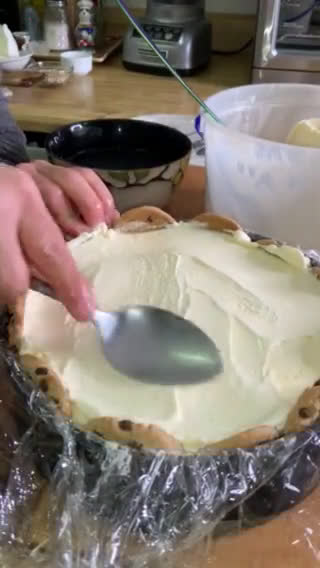 Foto del paso 5 de la receta: Pastel De Nieve de Vainilla con Galletas Chispas de Chocolate