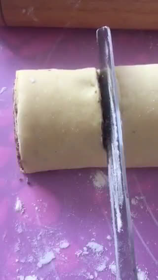 Foto langkah ke 6 dari resep Cinnamon Rolls.