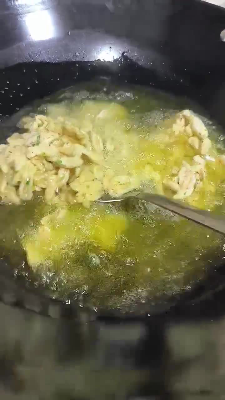Gambar langkah 3 resipi Kuih gunting.