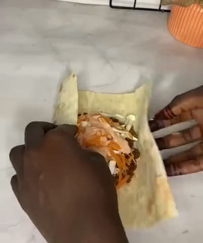 A picture of step 6 of Beef tortilla wraps.
