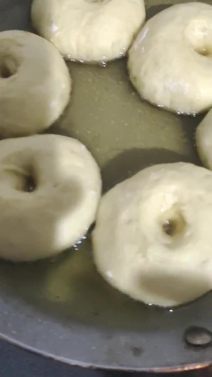 Foto langkah ke 7 dari resep Donat Labu Kuning.