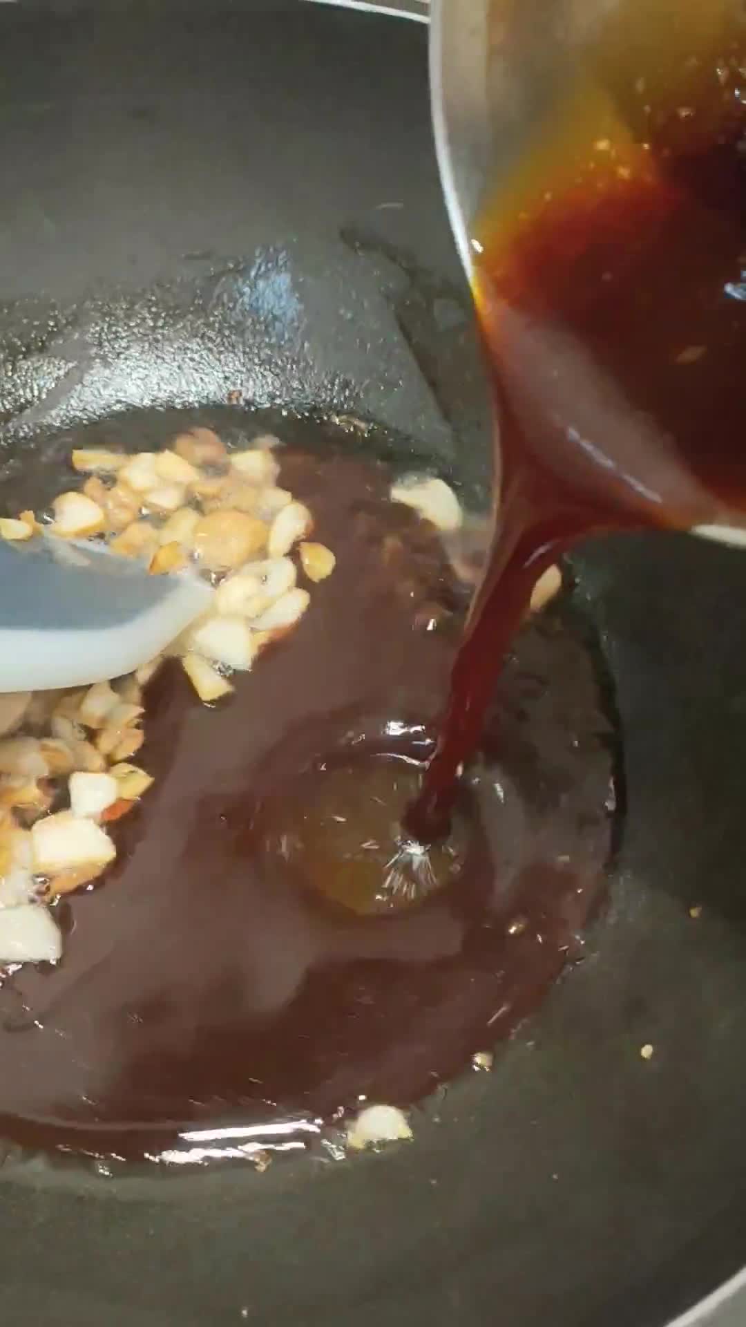Foto langkah ke 4 dari resep Ayam Saos Madu Wijen.