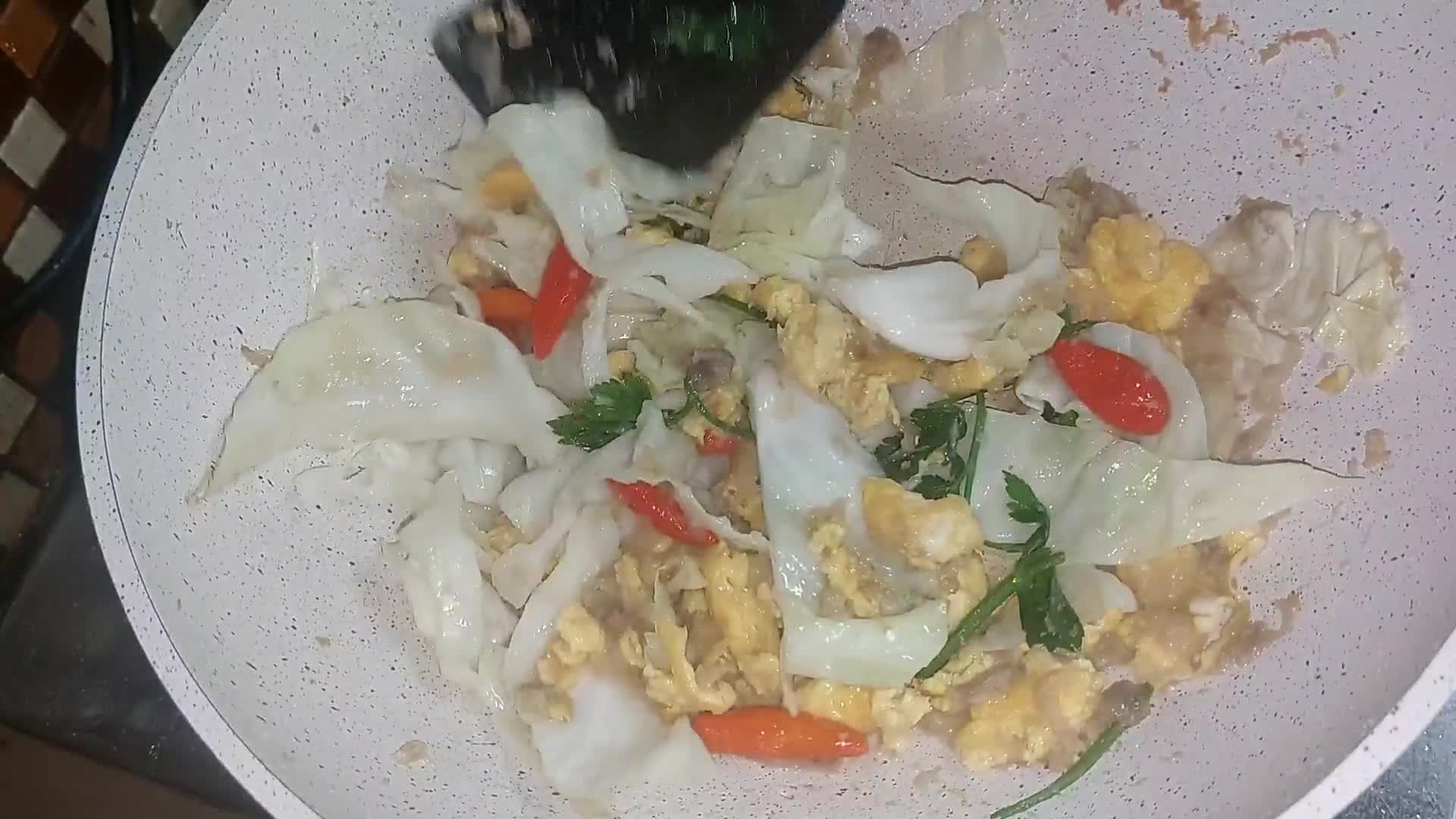 Foto langkah ke 5 dari resep 194. Mie Goreng Jawa.