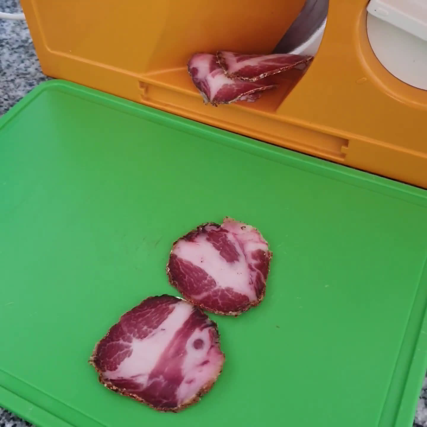 Foto del paso 8 de la receta: 😋 🇦🇷 Fiambre de bondiola - curada en heladera -🍴🍞