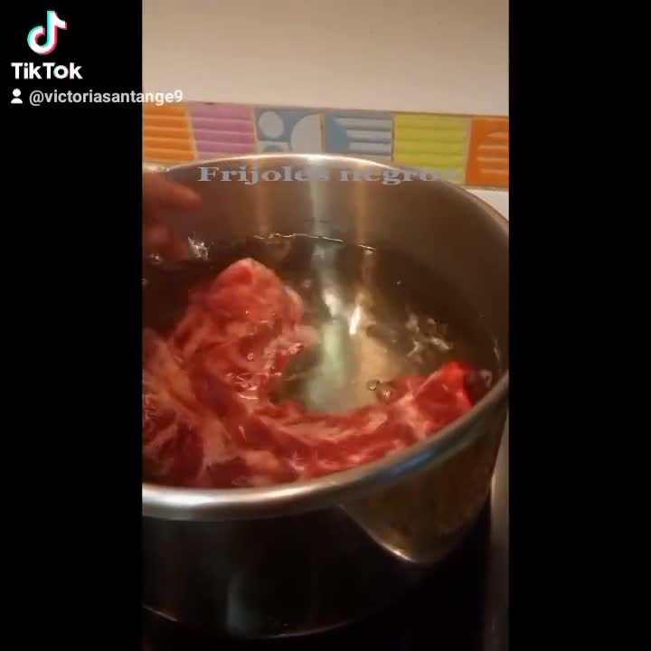 Foto del paso 1 de la receta: Frijoles negros 🥣🍚