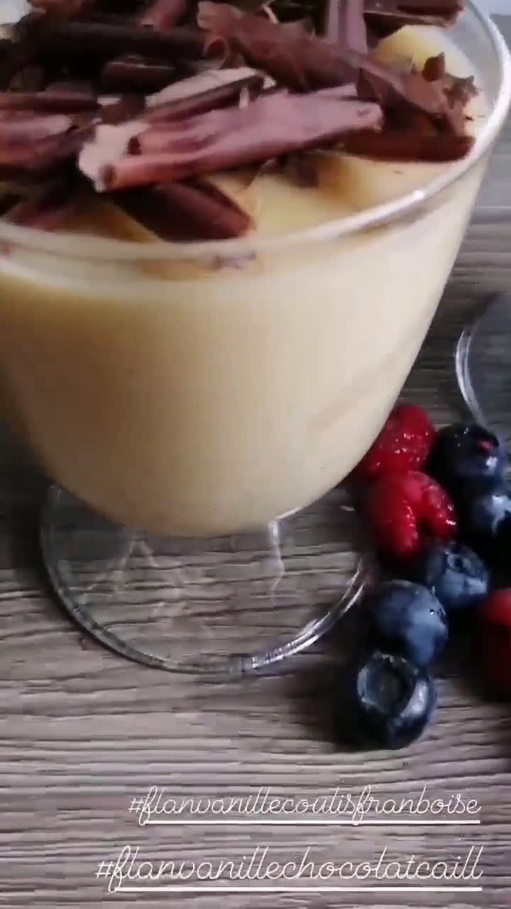 Une image de l'étape 5 de Flan coulis Framboises.
