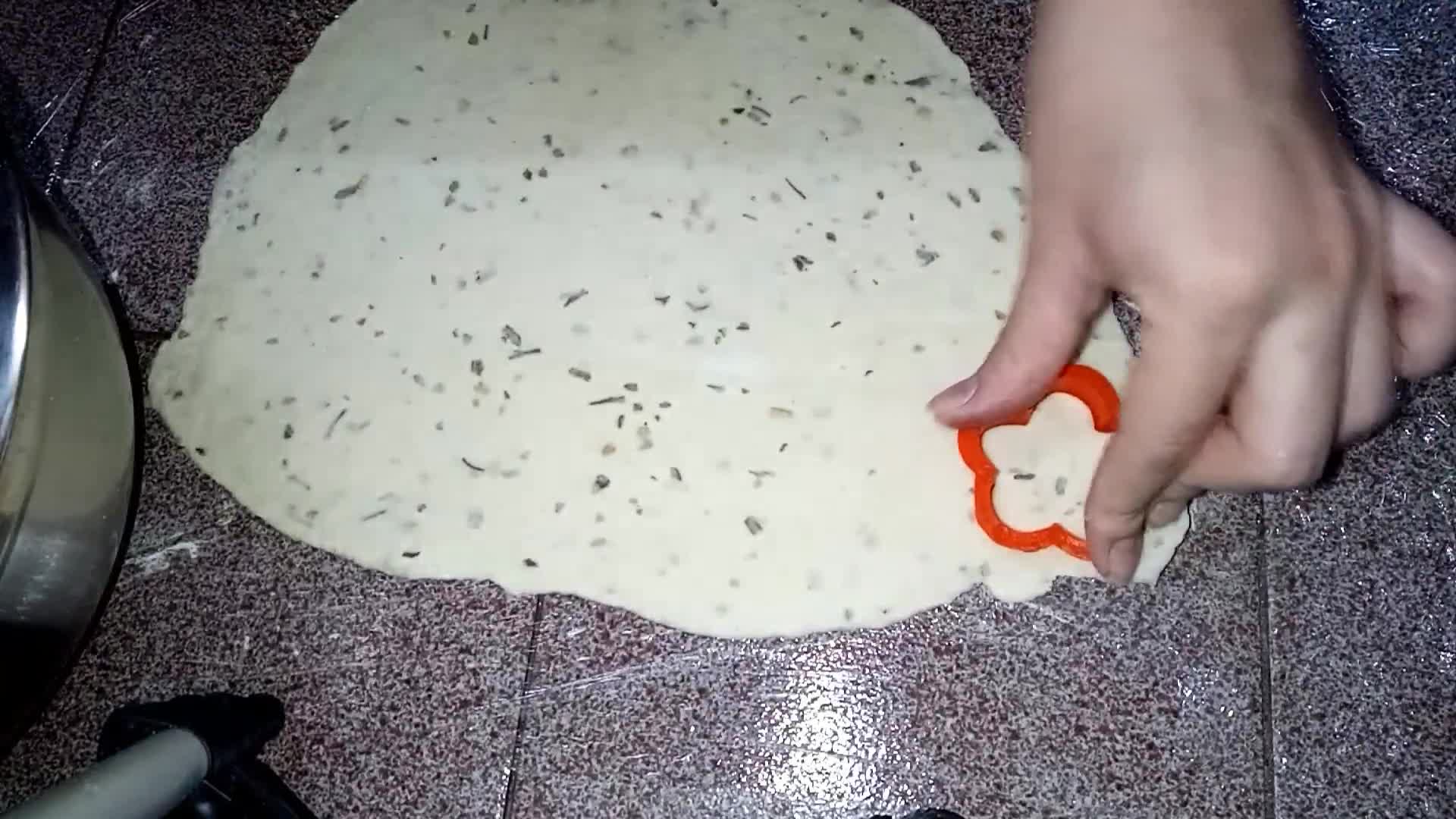 Foto del paso 6 de la receta: Galletitas saladas 🤩❤️