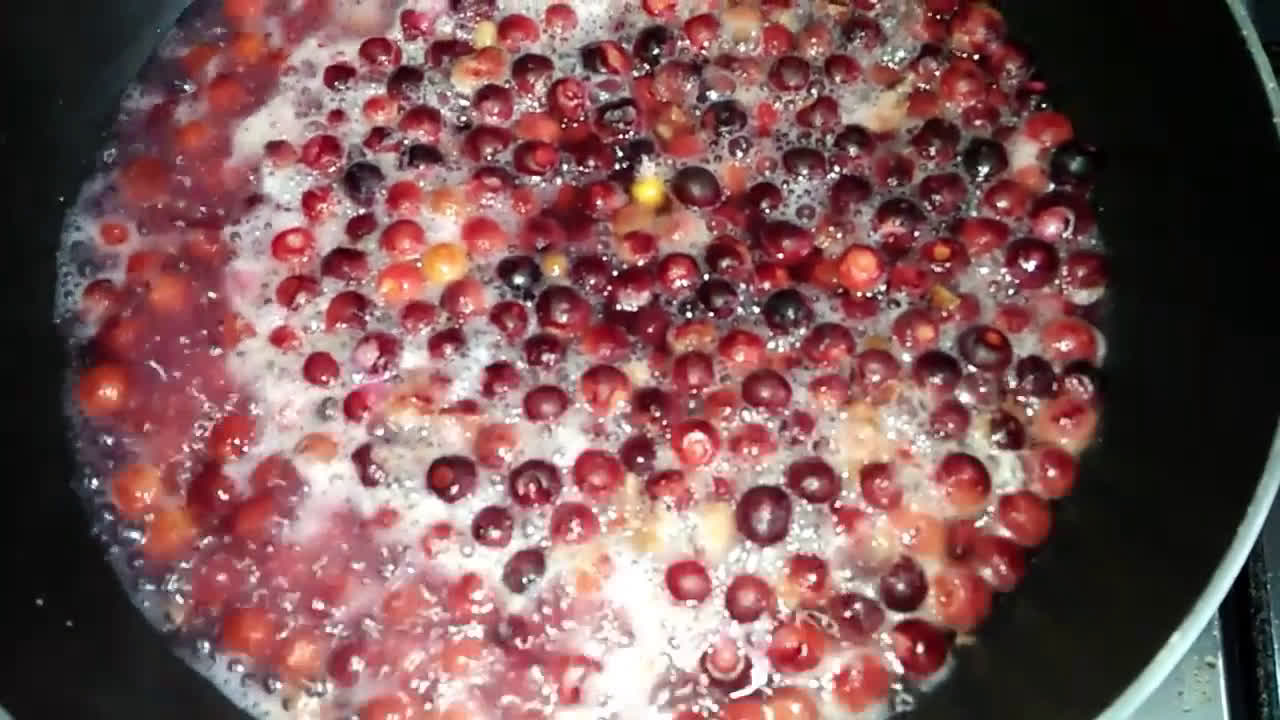 A picture of step 1 of Falsa chutney/grewia sauce.