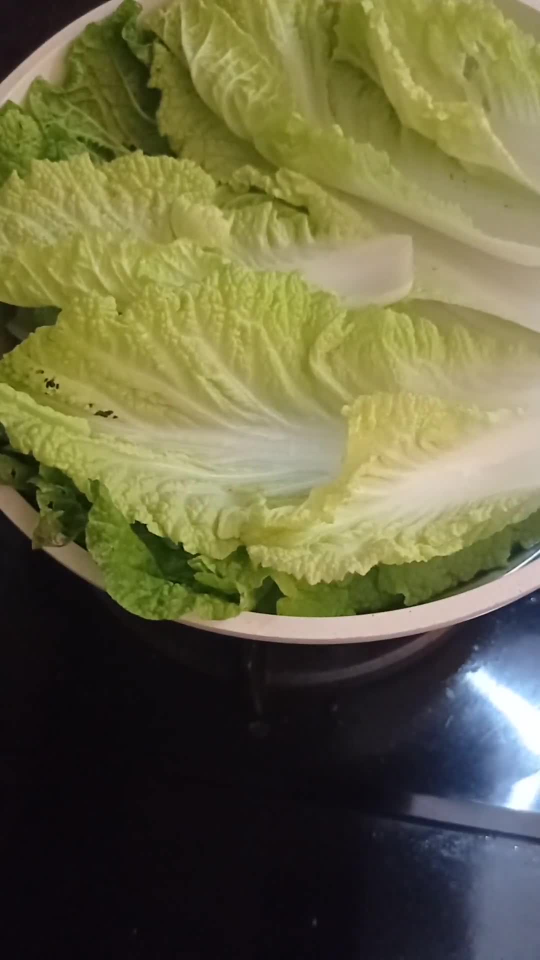 Foto langkah ke 2 dari resep Sawi Gulung Isi Ayam Udang.