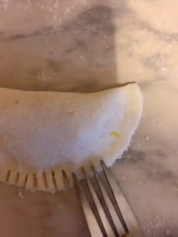 Foto del paso 14 de la receta: Empanadas de yuca