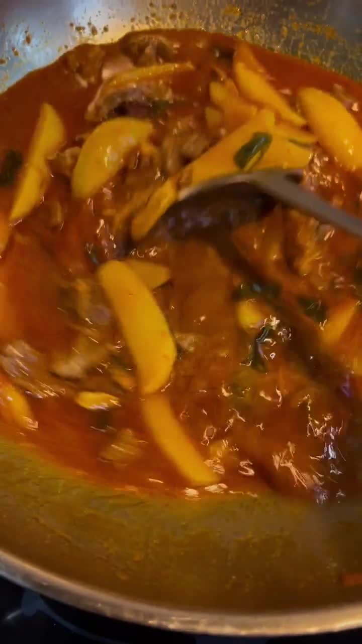 Gambar langkah 4 resipi Gulai Kari Daging.