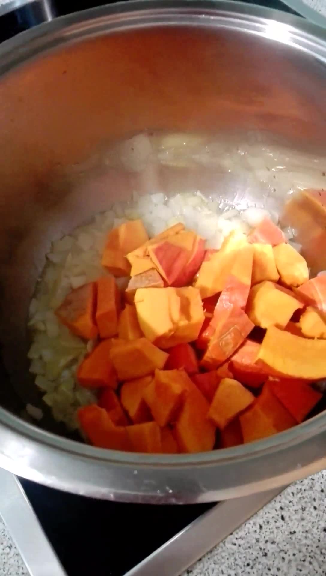 Foto del paso 3 de la receta: Crema de calabaza sin lactosa con chorizo