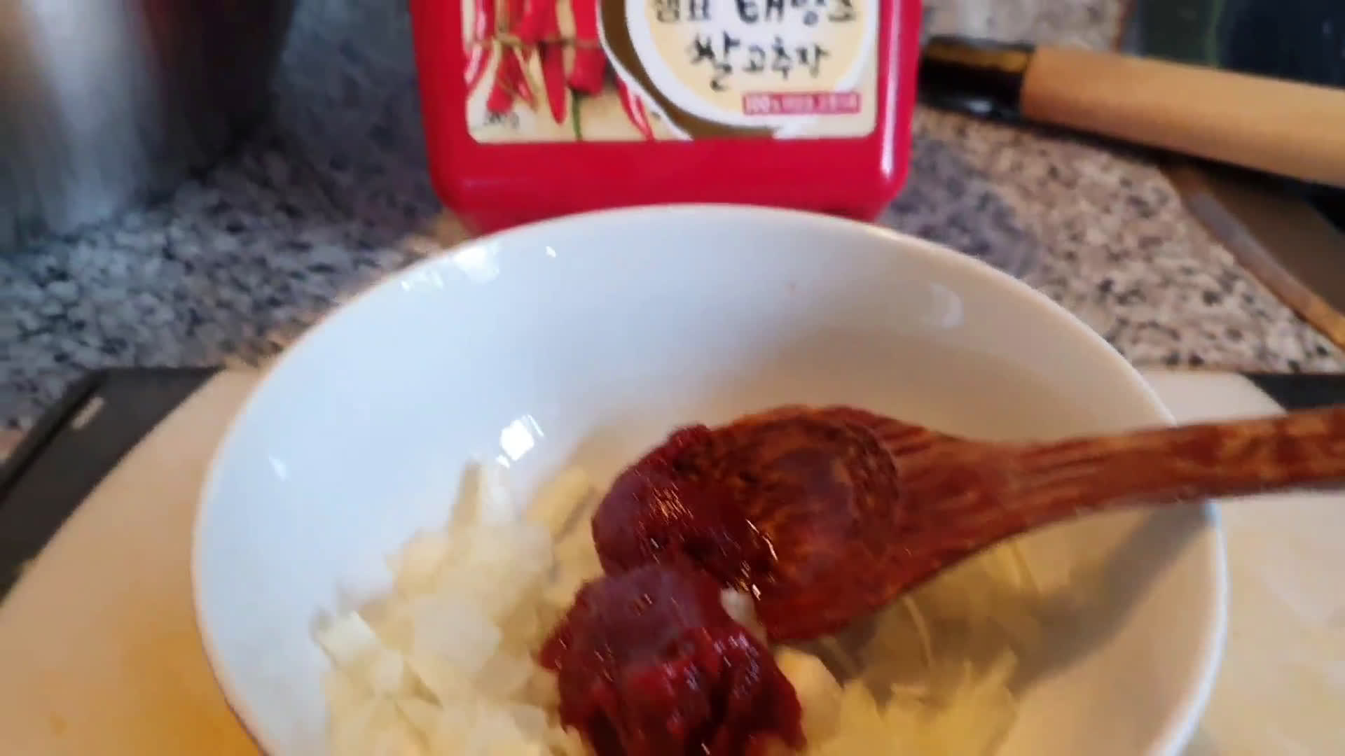 Foto langkah ke 2 dari resep 30. Korean Fried Chicken with Gochujang Sauce.