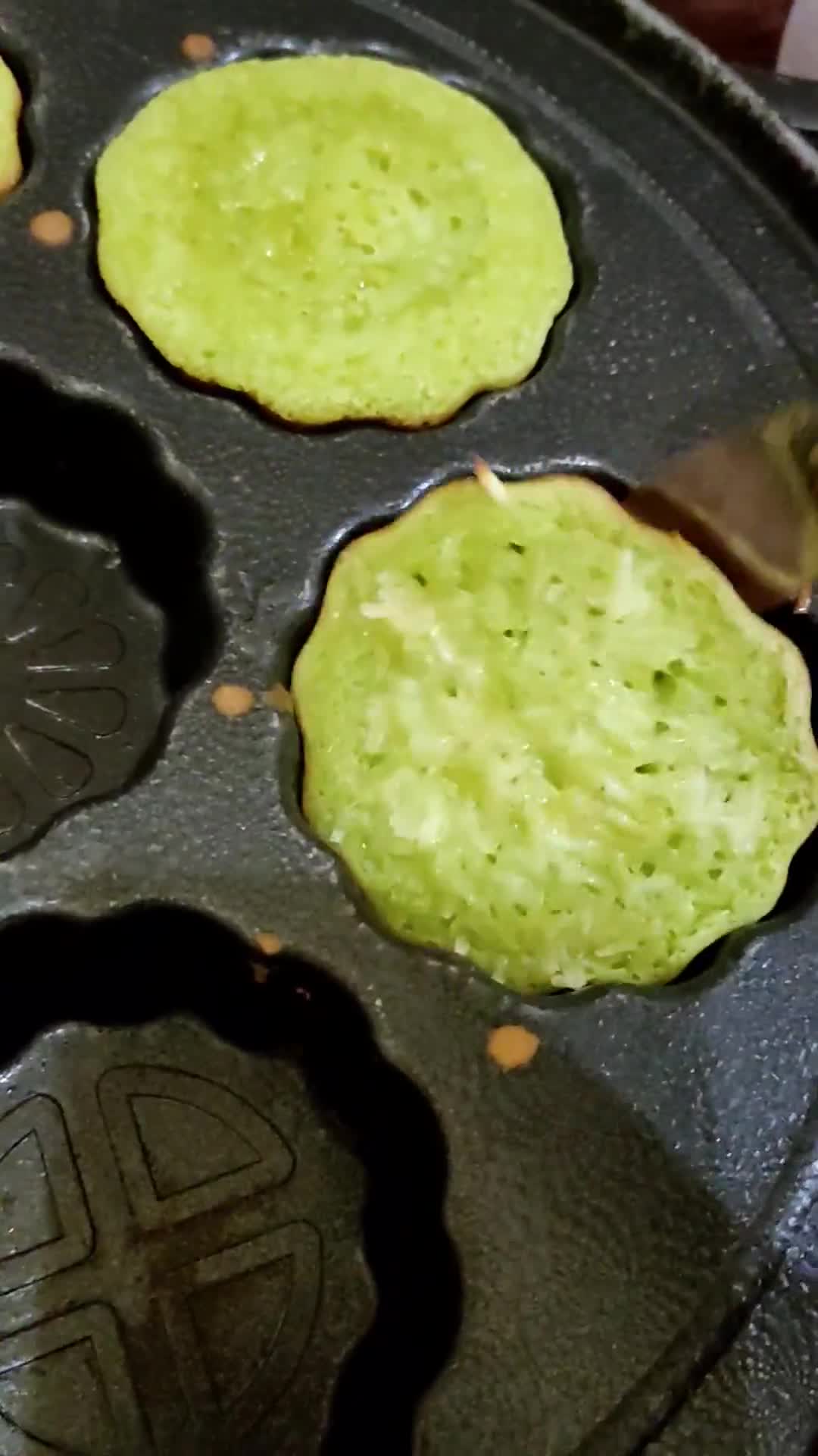Foto langkah ke 12 dari resep Bika Ambon Pandan Anti Gagal.