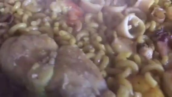 Foto del paso 10 de la receta: Fideuà de rape, calamares y gambones
