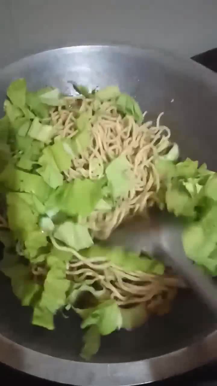 Foto langkah ke 2 dari resep Tumis Mie Basah.