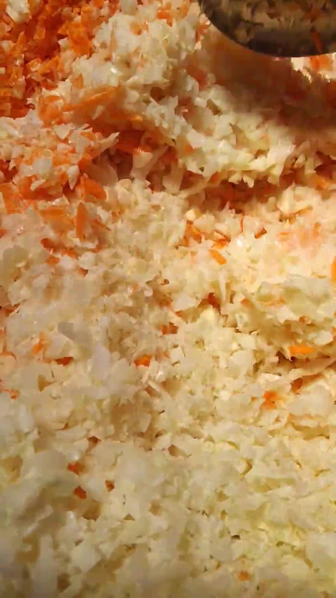 Gambar langkah 1 resipi Coleslaw.
