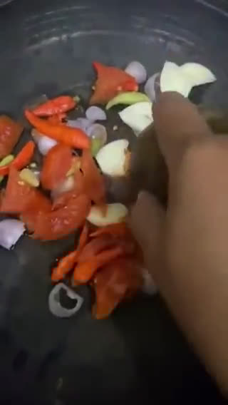 Foto langkah ke 3 dari resep Oseng Kulit Mercon.