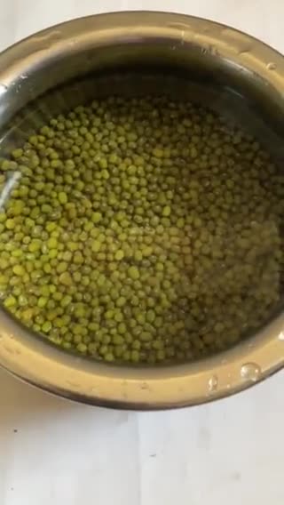 साबुत मूंग की मसालेदार सब्ज़ी (ढाबा स्टाइल) (Sabut Moong ki masaledar sabzi recipe in hindi) रेसिपी चरण 1 फोटो