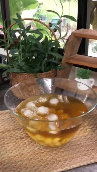 Gambar langkah 2 resipi Air Teh Bunga Longan.