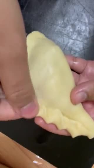 Foto langkah ke 5 dari resep Kibinai / Pastel Eropa / Lithuanian Meat Pie.