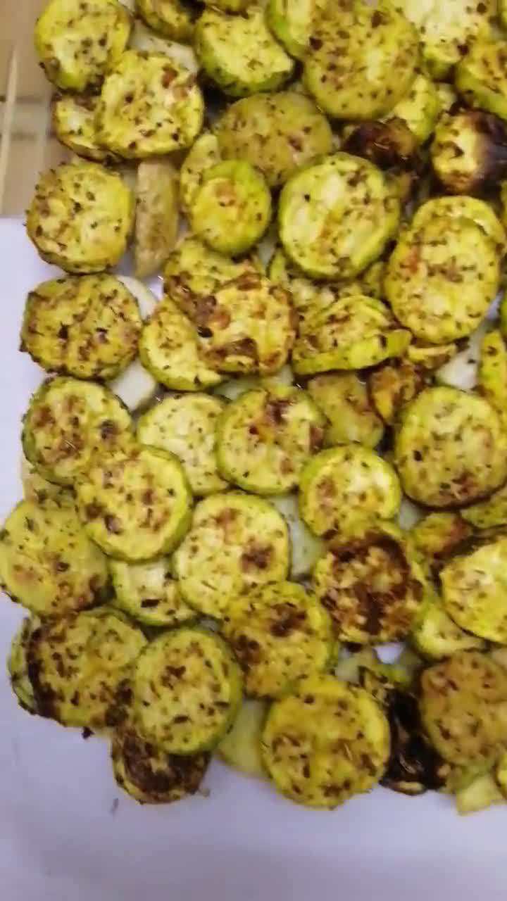 صورة لخطوة 2 من وصفة صينية كوسه وبطاطس بصوص الجبن🧀