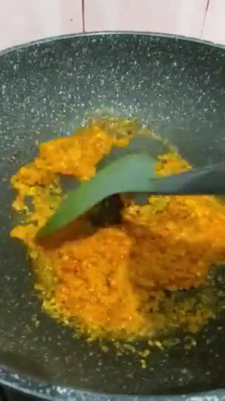 Foto langkah ke 4 dari resep Ikan Cuek Tongkol Santan / Bumbu Kuning.