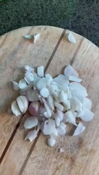Hình bước làm 2 của món Ba chỉ rim mặn